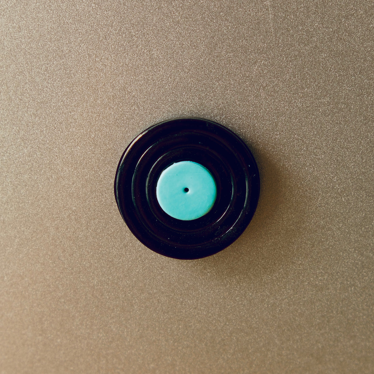 Vinyl (NFC Magnet)