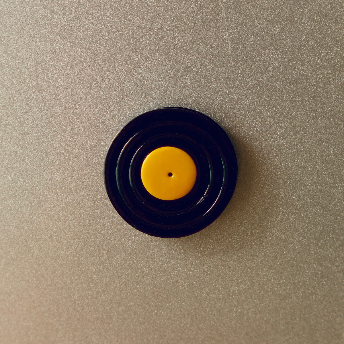 Vinyl (NFC Magnet)